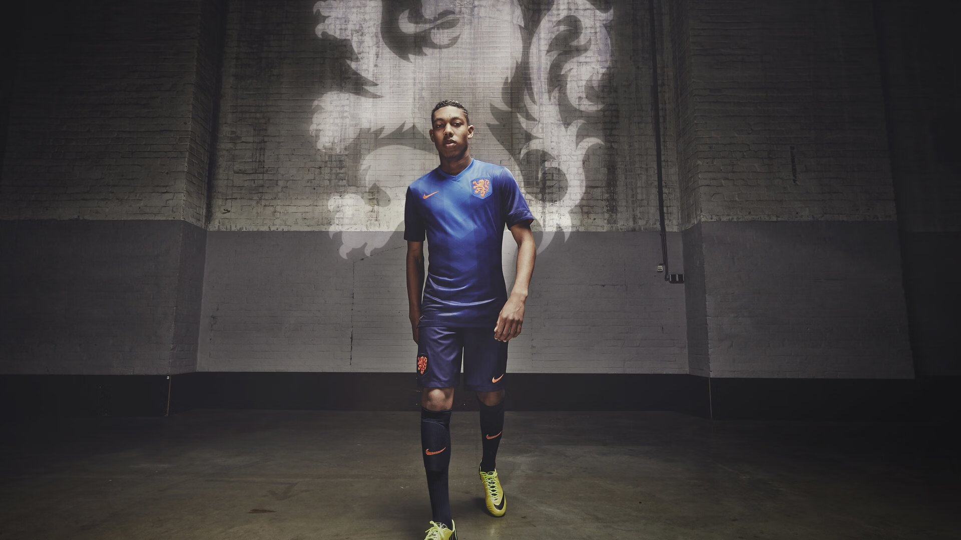 “英超冠军争夺战持续升温,战局扑朔迷离”,英超 冠军